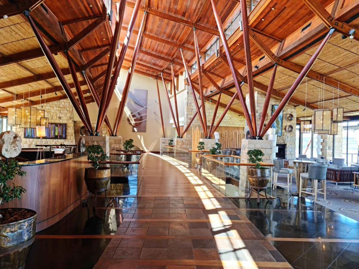 Arabella Hotel, Golf And Spa Hermanus Exterior foto Interior of the airport