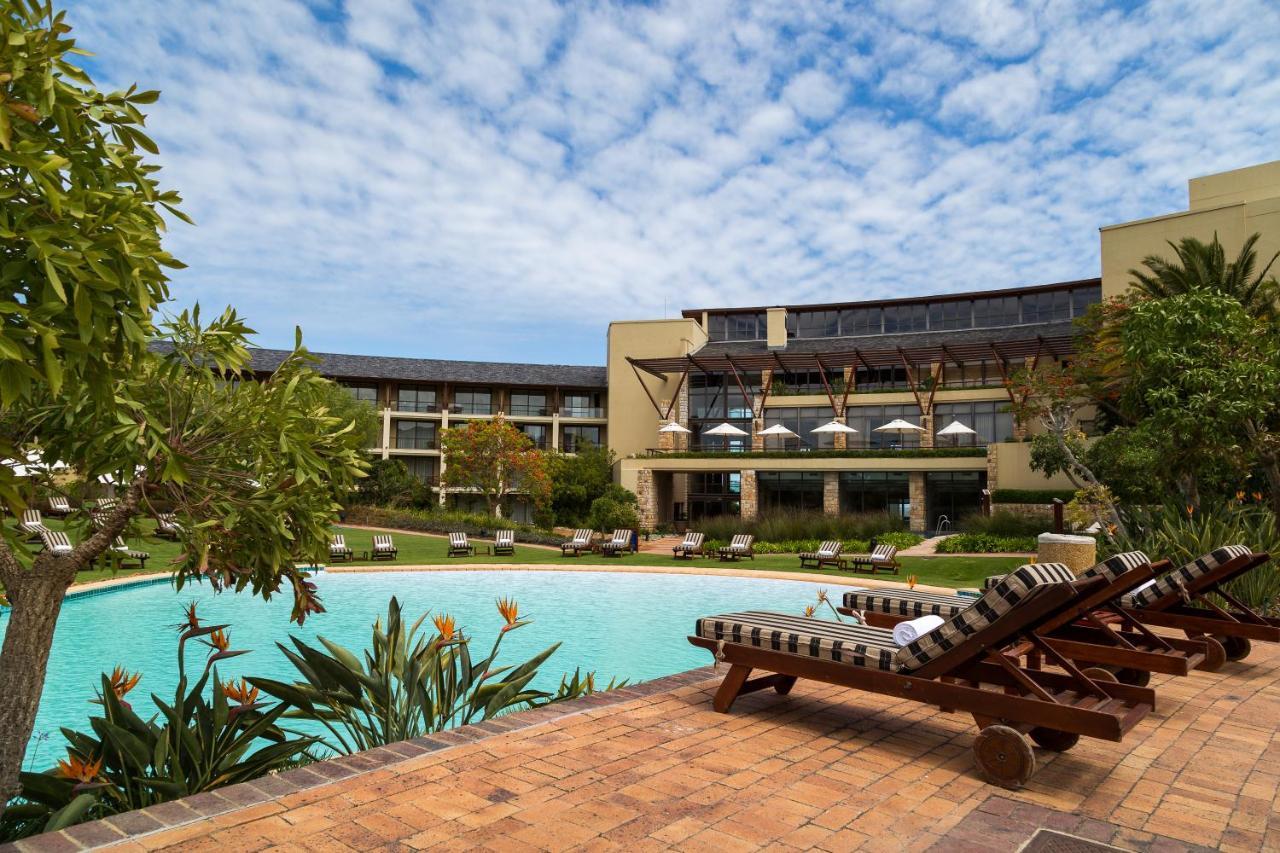 Arabella Hotel, Golf And Spa Hermanus Exterior foto The swimming pool at the hotel